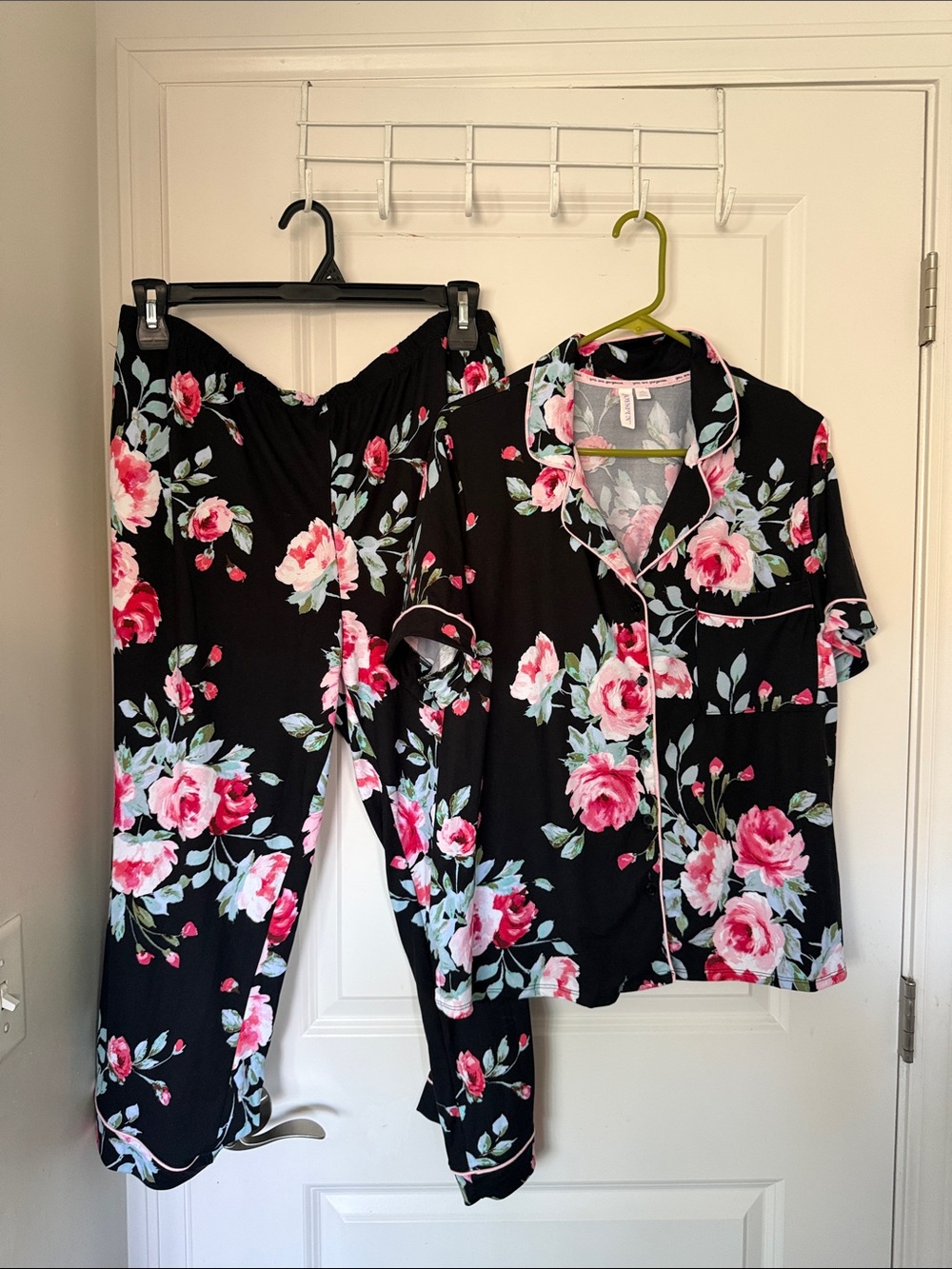 Women's Black Floral Satin Pajama Set - Short Sleeve Top & Pants